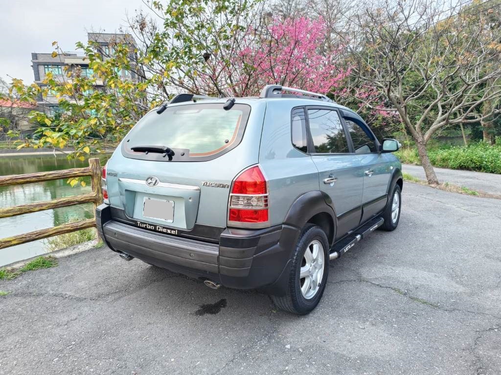 2009年式 TUCSON 釷桑 柴油 休旅車 2.0 旗艦版 手自排 恆溫 天窗 定速 電動椅 一手車 跑15萬 無泡水 無重大事故 好車況 無待修【意 洽 :0958-681555 Line 同電話，呂先生，歡迎聯絡賞車，謝謝!】  第20張相片