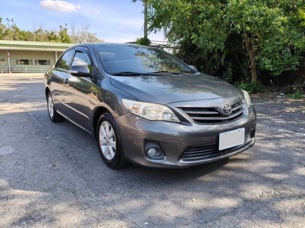 2013年式 ALTIS  1.8E 7速 手自排 恆溫 定速  一手車 跑16萬多 原鈑件 無待修 保證無泡水 無重大事故 【意 洽 :0958-681555 Line 同電話，呂先生，歡迎聯絡  第1張相片
