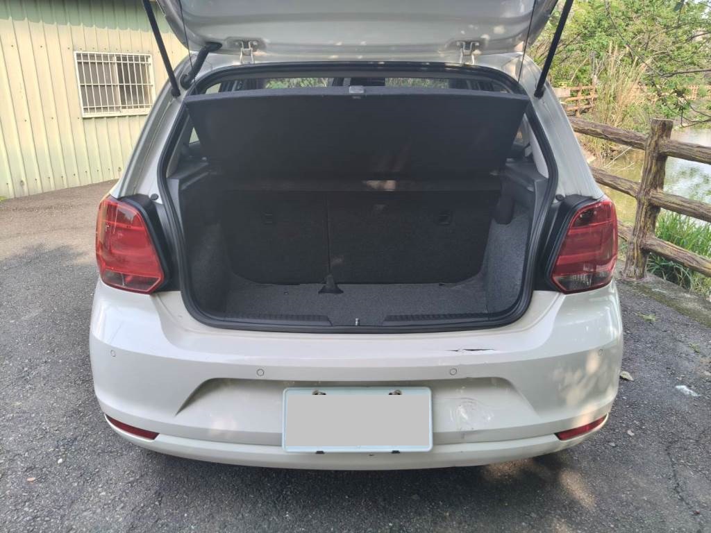 POLO 波洛 5門掀背 1.6 手自排 一手車 跑12萬多 無待修 保證無泡水 無重大事故【意 洽 : 0958-681555 Line 同電話，呂先生，歡迎聯絡】  第8張相片