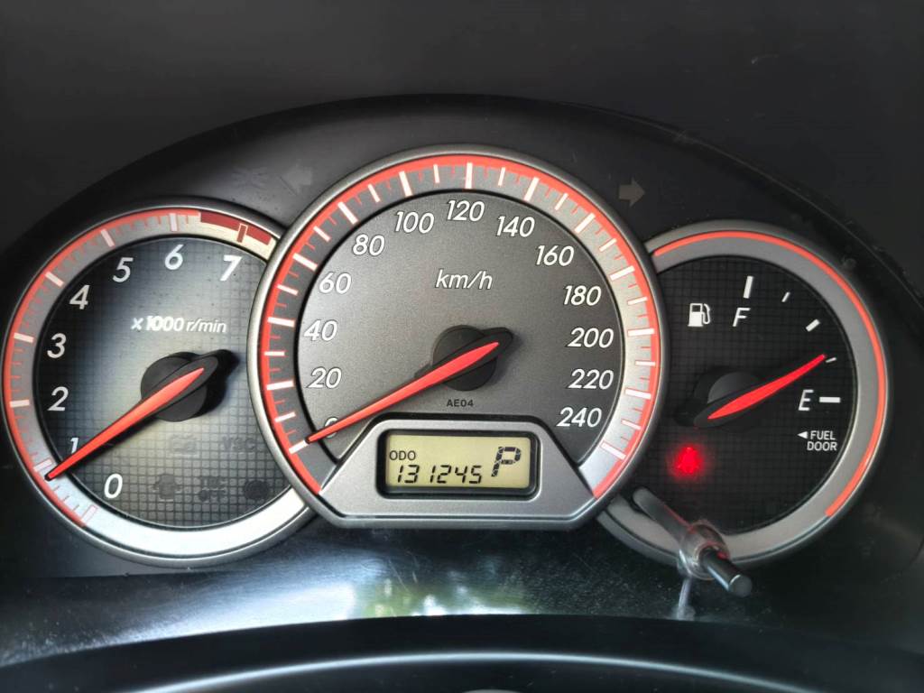 2.0E 手自排 恆溫 定速 電動椅 一手車 跑13萬 無待修 保證無泡水 無重大事故 車況優 【意 洽 :0958-681555 Line 同電話，呂先生，歡迎聯絡賞車，謝謝!】  第7張相片