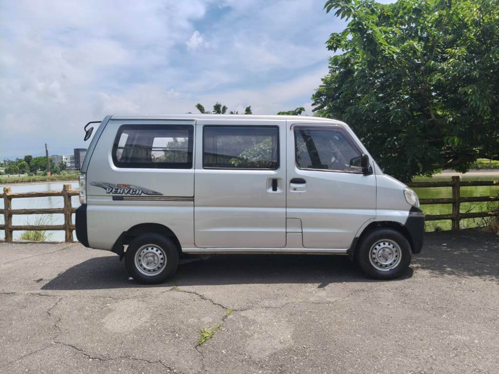  一手車 實跑10萬 無待修 保證無泡水 無重大事故 車況優 【意 洽 :0958-681555 Line 同電話，呂先生，歡迎聯絡賞車，謝謝!】  第2張相片