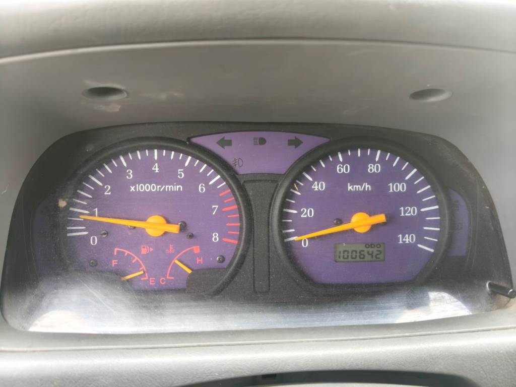  一手車 實跑10萬 無待修 保證無泡水 無重大事故 車況優 【意 洽 :0958-681555 Line 同電話，呂先生，歡迎聯絡賞車，謝謝!】  第6張相片