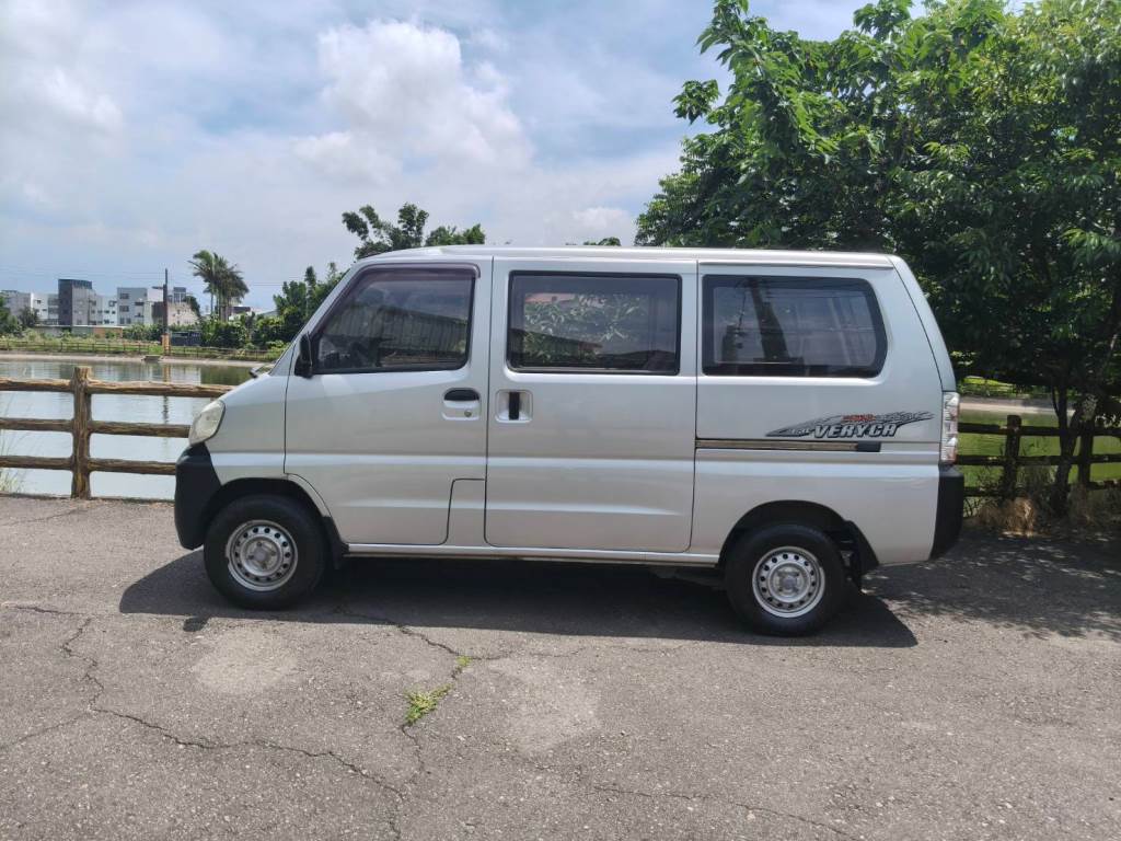  一手車 實跑10萬 無待修 保證無泡水 無重大事故 車況優 【意 洽 :0958-681555 Line 同電話，呂先生，歡迎聯絡賞車，謝謝!】  第12張相片