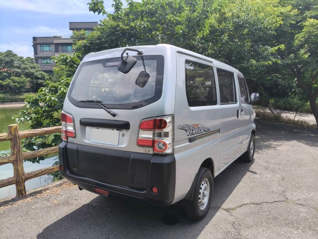  一手車 實跑10萬 無待修 保證無泡水 無重大事故 車況優 【意 洽 :0958-681555 Line 同電話，呂先生，歡迎聯絡賞車，謝謝!】  第13張相片