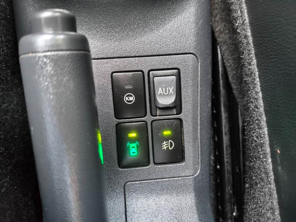  1.5 G版 自排 恆溫 I-KEY 導航 安卓主機 跑24萬  保證無泡水 無重大事故 無待修 車況優【意 洽 :0958-681555 Line 同電話，呂先生，歡迎聯絡賞車，謝謝!】  第12張相片