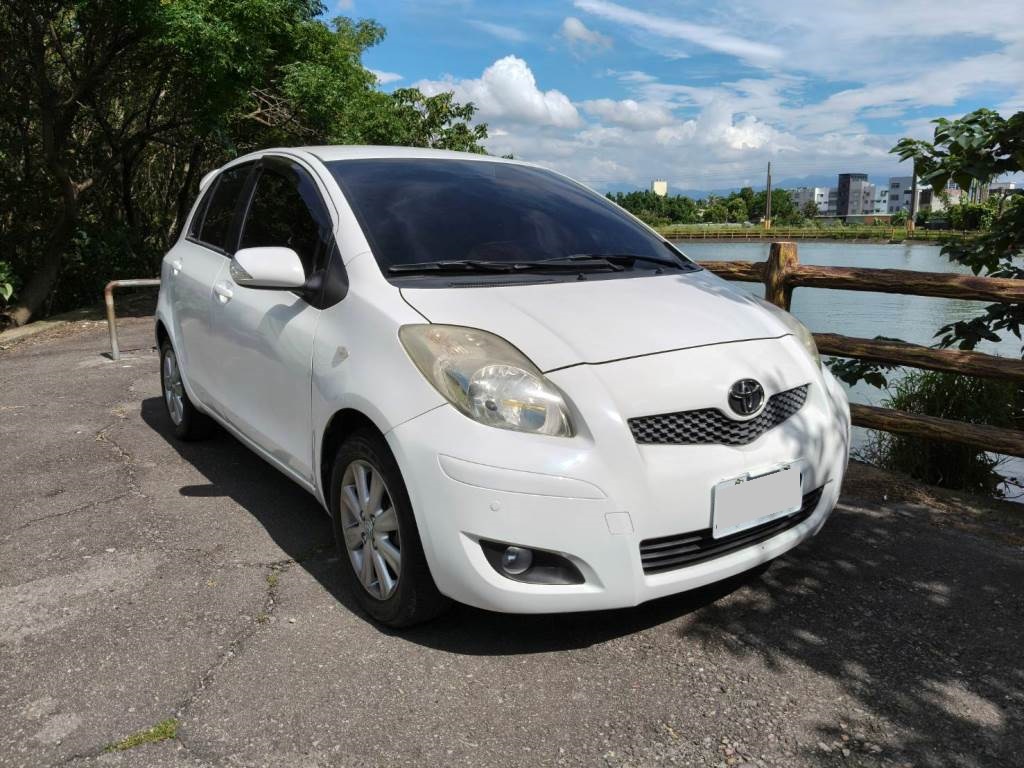  1.5 G版 自排 恆溫 I-KEY 導航 安卓主機 跑24萬  保證無泡水 無重大事故 無待修 車況優【意 洽 :0958-681555 Line 同電話，呂先生，歡迎聯絡賞車，謝謝!】  第15張相片