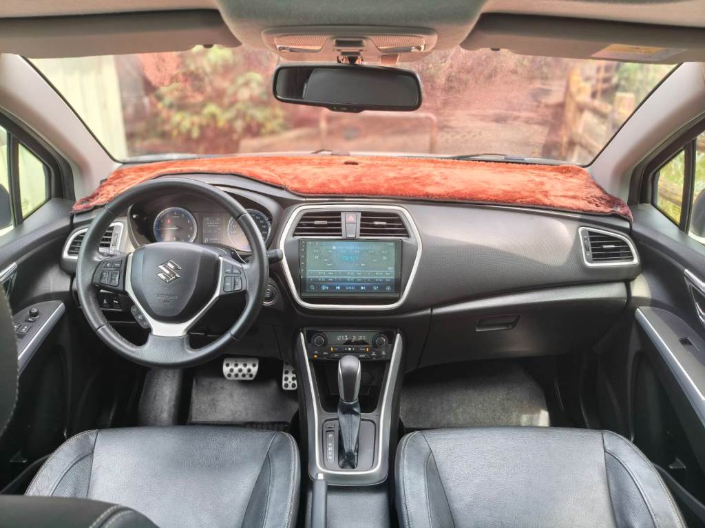 SX4 Crossover 5門掀背 1.6 GLX 手自排快撥 全景天窗 恆溫 定速 I-KEY 導航 7顆氣囊 一手車 跑14萬多 無待修 保證無泡水 無重大事故【意 洽 :0958-681555 Line 同電話，呂先生，歡迎聯絡賞車  第6張相片