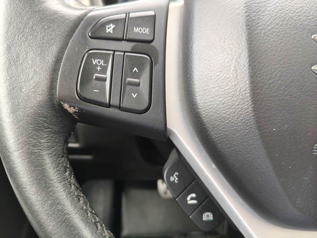 SX4 Crossover 5門掀背 1.6 GLX 手自排快撥 全景天窗 恆溫 定速 I-KEY 導航 7顆氣囊 一手車 跑14萬多 無待修 保證無泡水 無重大事故【意 洽 :0958-681555 Line 同電話，呂先生，歡迎聯絡賞車  第10張相片