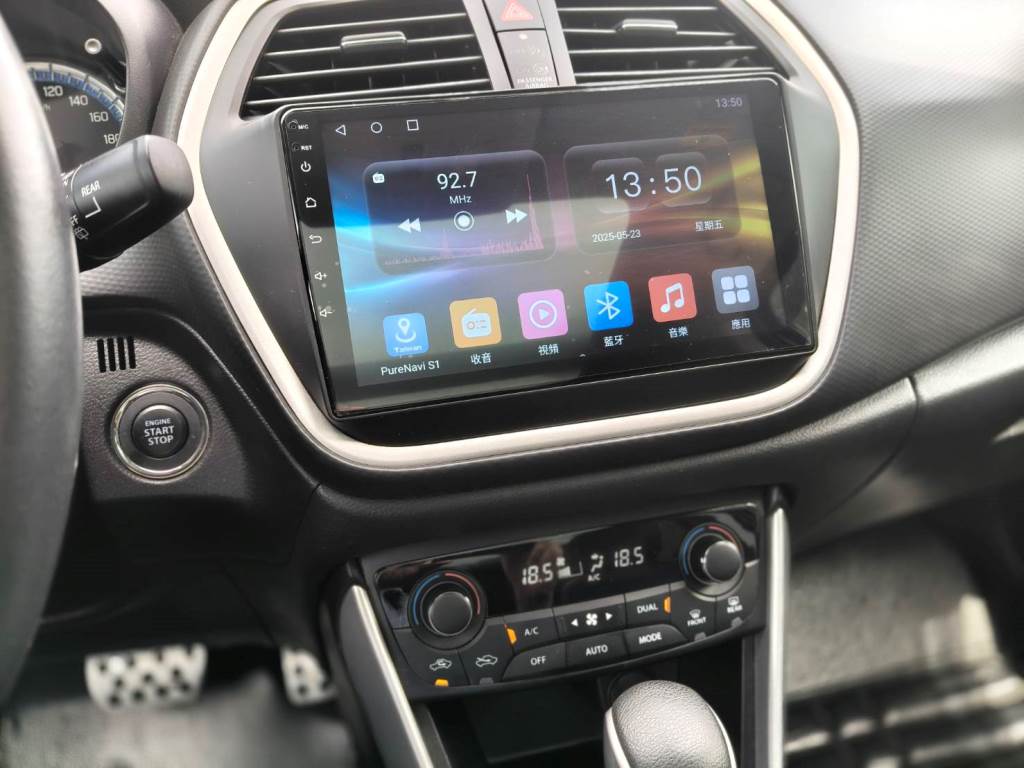 SX4 Crossover 5門掀背 1.6 GLX 手自排快撥 全景天窗 恆溫 定速 I-KEY 導航 7顆氣囊 一手車 跑14萬多 無待修 保證無泡水 無重大事故【意 洽 :0958-681555 Line 同電話，呂先生，歡迎聯絡賞車  第12張相片