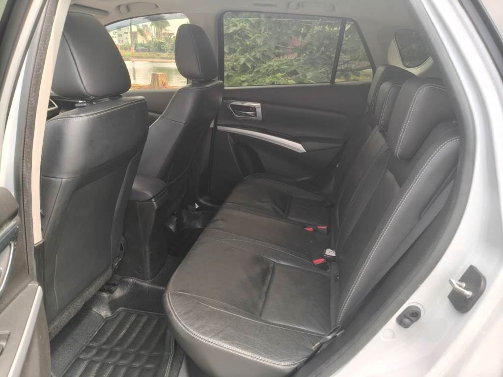 SX4 Crossover 5門掀背 1.6 GLX 手自排快撥 全景天窗 恆溫 定速 I-KEY 導航 7顆氣囊 一手車 跑14萬多 無待修 保證無泡水 無重大事故【意 洽 :0958-681555 Line 同電話，呂先生，歡迎聯絡賞車  第16張相片