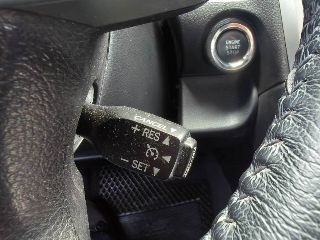 2.5G 手自排 天窗 雙區恆溫 電動椅 定速 I-KEY 導航 安卓主機 一手車 跑19萬 保證無泡水 無重大事故【意洽 : 0958-681555 Line 同電話，呂先生，歡迎聯絡】  第7張相片