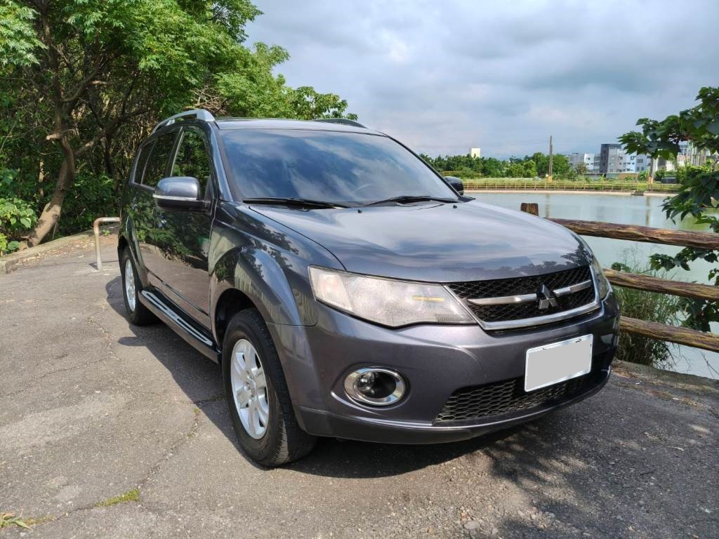 2.4 豪華型 手自排快撥 天窗 I-KEY 定速 導航 一手車 跑15萬 無待修 保證無泡水 無重大事故 車況優【意洽 : 0958-681555 Line 同電話，呂先生，歡迎聯絡賞車，謝謝!】  第15張相片