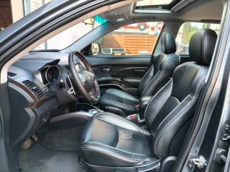 2.4 豪華型 手自排快撥 天窗 I-KEY 定速 導航 一手車 跑15萬 無待修 保證無泡水 無重大事故 車況優【意洽 : 0958-681555 Line 同電話，呂先生，歡迎聯絡賞車，謝謝!】  第3張相片