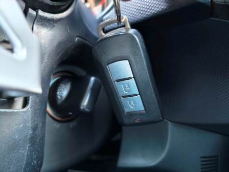 2.4 豪華型 手自排快撥 天窗 I-KEY 定速 導航 一手車 跑15萬 無待修 保證無泡水 無重大事故 車況優【意洽 : 0958-681555 Line 同電話，呂先生，歡迎聯絡賞車，謝謝!】  第13張相片