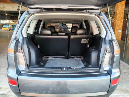 2.4 豪華型 手自排快撥 天窗 I-KEY 定速 導航 一手車 跑15萬 無待修 保證無泡水 無重大事故 車況優【意洽 : 0958-681555 Line 同電話，呂先生，歡迎聯絡賞車，謝謝!】  第14張相片