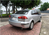 FORTIS 佛提斯 1.8 雅緻型 手自排 恆溫 定速 一手車 可全貸 無待修 保證無泡水 無重大事故 車況優【意洽 : 0958-681555 Line 同電話，呂先生，歡迎聯絡賞車，謝謝!】  第2張縮圖