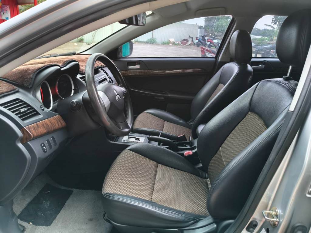 FORTIS 佛提斯 1.8 雅緻型 手自排 恆溫 定速 一手車 可全貸 無待修 保證無泡水 無重大事故 車況優【意洽 : 0958-681555 Line 同電話，呂先生，歡迎聯絡賞車，謝謝!】  第3張相片