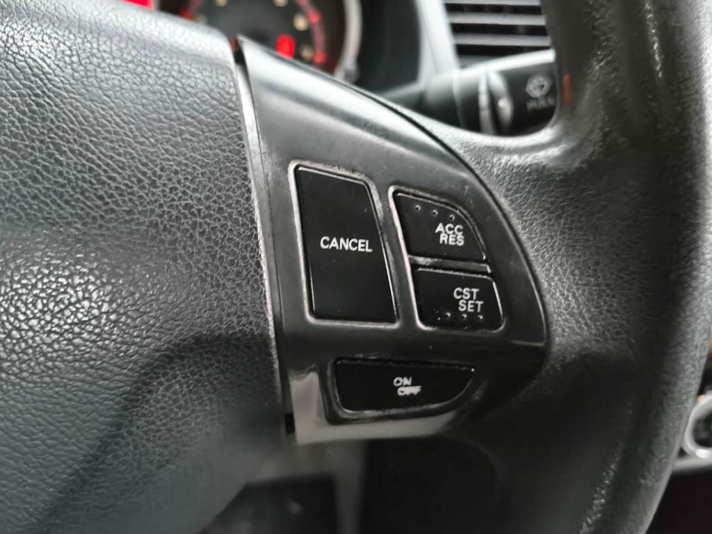 FORTIS 佛提斯 1.8 雅緻型 手自排 恆溫 定速 一手車 可全貸 無待修 保證無泡水 無重大事故 車況優【意洽 : 0958-681555 Line 同電話，呂先生，歡迎聯絡賞車，謝謝!】  第7張相片