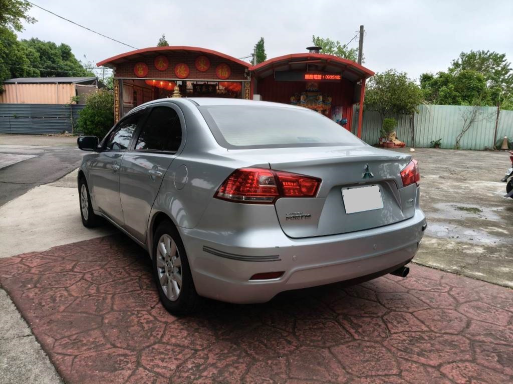 FORTIS 佛提斯 1.8 雅緻型 手自排 恆溫 定速 一手車 可全貸 無待修 保證無泡水 無重大事故 車況優【意洽 : 0958-681555 Line 同電話，呂先生，歡迎聯絡賞車，謝謝!】  第14張相片