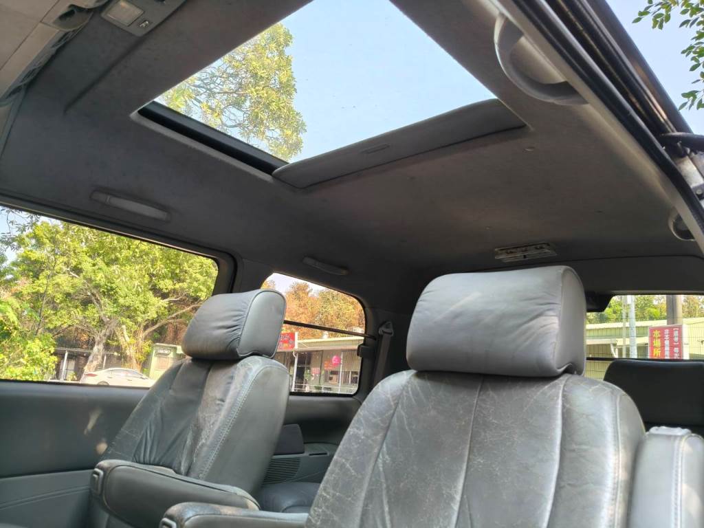 7人座 頂級型 高頂 短軸 自排 天窗 電動吸門 後座出風口 一手車 無待修 保證無泡水 無重大事故 車況優【意洽 : 0958-681555 Line 同電話，呂先生，歡迎聯絡賞車，謝謝!】  第6張相片