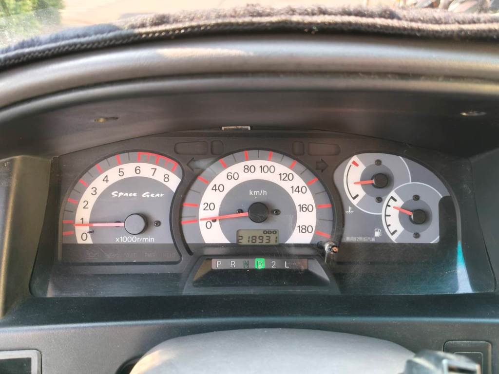 7人座 頂級型 高頂 短軸 自排 天窗 電動吸門 後座出風口 一手車 無待修 保證無泡水 無重大事故 車況優【意洽 : 0958-681555 Line 同電話，呂先生，歡迎聯絡賞車，謝謝!】  第10張相片