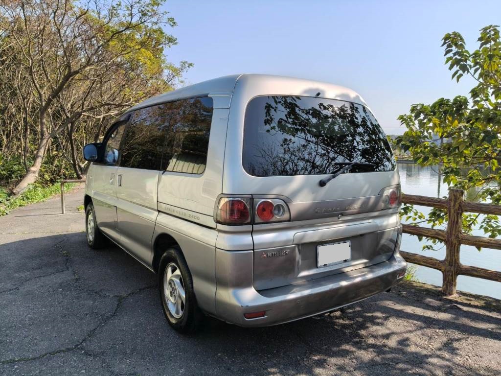 7人座 頂級型 高頂 短軸 自排 天窗 電動吸門 後座出風口 一手車 無待修 保證無泡水 無重大事故 車況優【意洽 : 0958-681555 Line 同電話，呂先生，歡迎聯絡賞車，謝謝!】  第14張相片