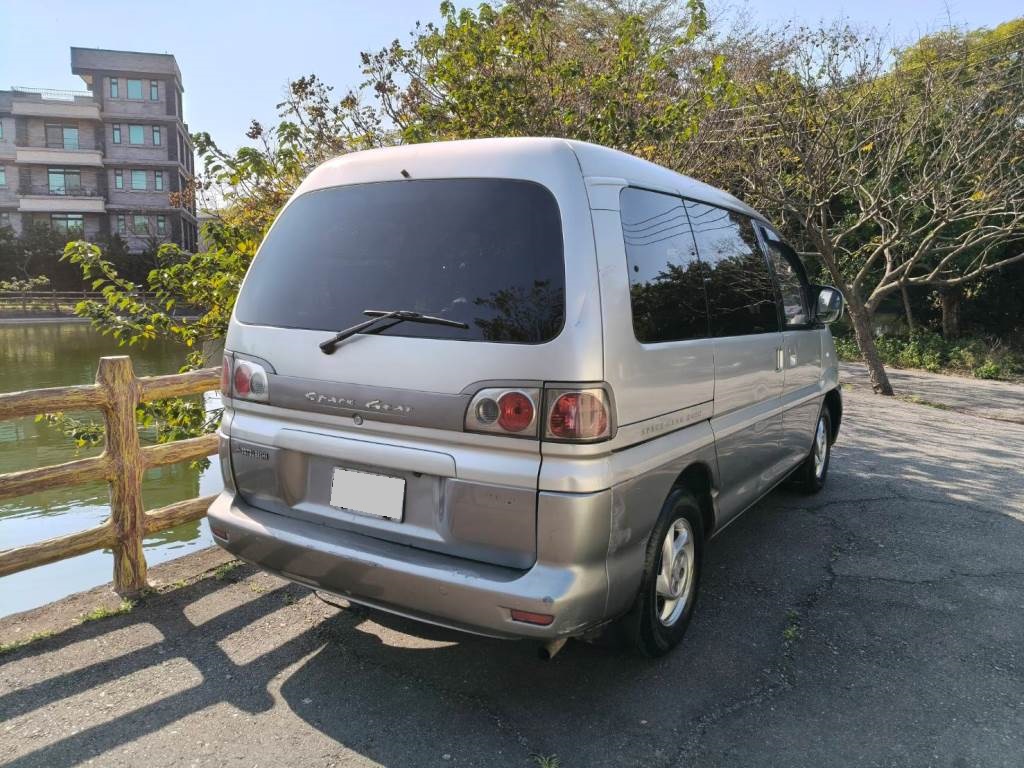 7人座 頂級型 高頂 短軸 自排 天窗 電動吸門 後座出風口 一手車 無待修 保證無泡水 無重大事故 車況優【意洽 : 0958-681555 Line 同電話，呂先生，歡迎聯絡賞車，謝謝!】  第16張相片