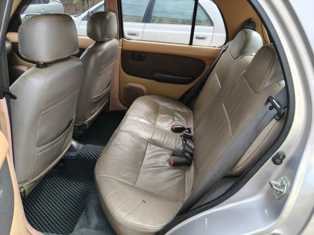 女用一手車 原鈑件 跑9萬多 認證車 無待修 保證無泡水 無重大事故 車況優【意洽 : 0958-681555 Line 同電話，呂先生，歡迎聯絡】  第4張相片