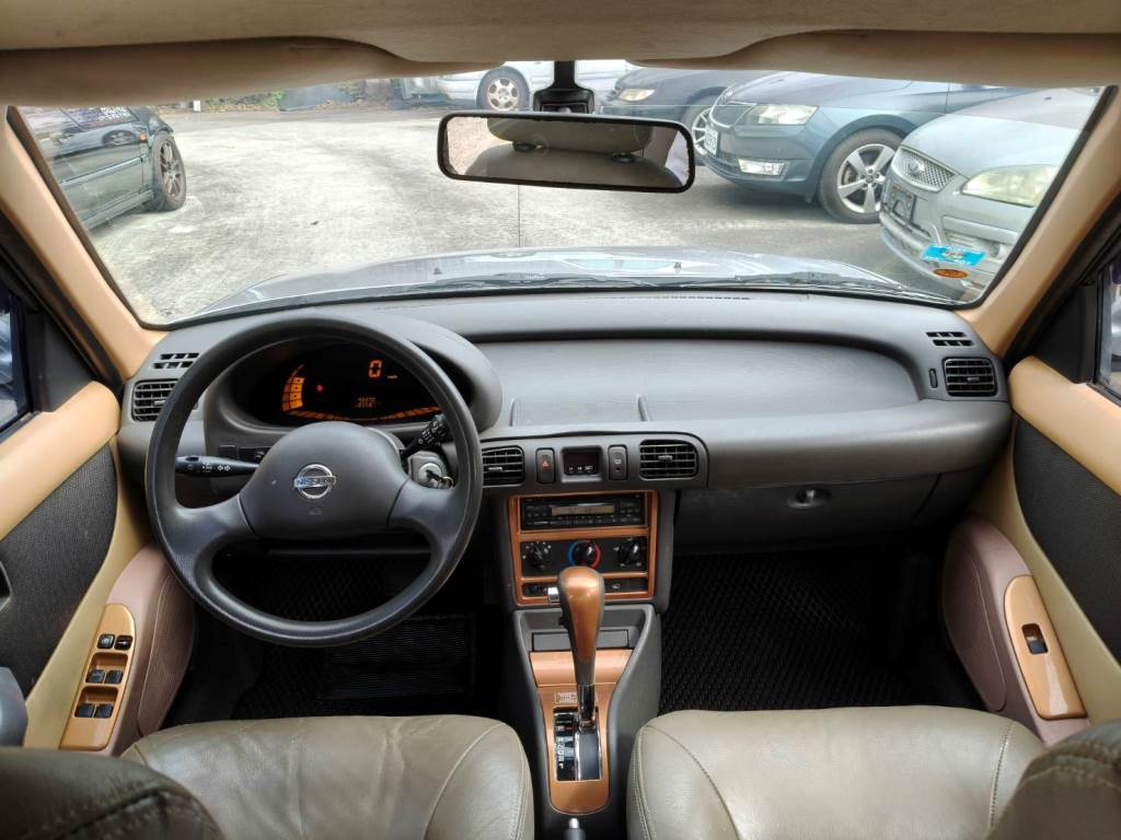 女用一手車 原鈑件 跑9萬多 認證車 無待修 保證無泡水 無重大事故 車況優【意洽 : 0958-681555 Line 同電話，呂先生，歡迎聯絡】  第5張相片