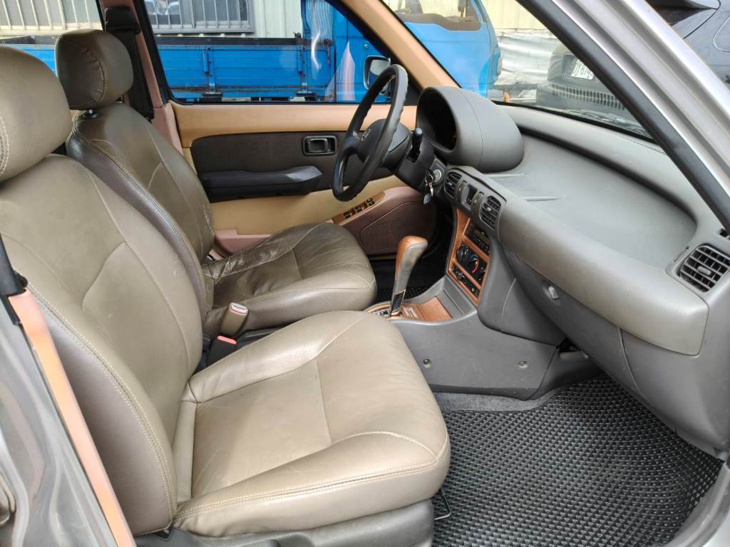 女用一手車 原鈑件 跑9萬多 認證車 無待修 保證無泡水 無重大事故 車況優【意洽 : 0958-681555 Line 同電話，呂先生，歡迎聯絡】  第8張相片