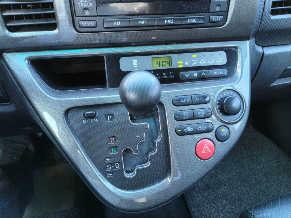 WISH 威曲 轎式休旅車 2.0E 手自排 恆溫 無待修 保證無泡水 無重大事故 車況優【意洽 : 0958-681555 Line 同電話，呂先生，歡迎聯絡】  第7張相片