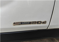 2.0 SDRIVE 20d 渦輪增壓 手自排 雙區恆溫 導航 全景天窗 倒車影像 一手車 原鈑件 認證車 保證無泡水 無重大事故 車況優【意 洽 :0958-681555 Line 同電話，呂先生，歡迎聯絡賞車，謝謝!】  第6張縮圖