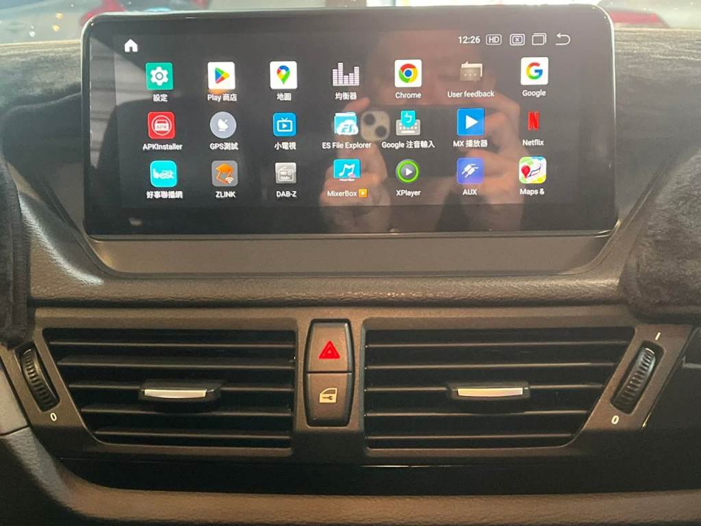 2.0 SDRIVE 20d 渦輪增壓 手自排 雙區恆溫 導航 全景天窗 倒車影像 一手車 原鈑件 認證車 保證無泡水 無重大事故 車況優【意 洽 :0958-681555 Line 同電話，呂先生，歡迎聯絡賞車，謝謝!】  第8張相片