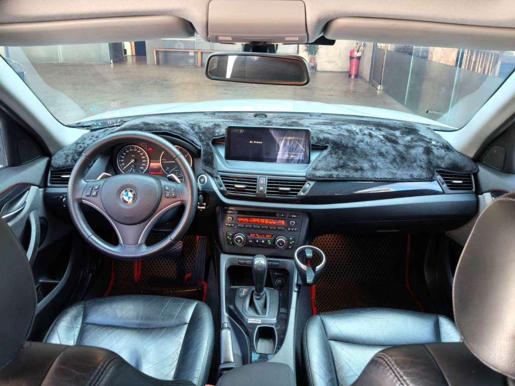 2.0 SDRIVE 20d 渦輪增壓 手自排 雙區恆溫 導航 全景天窗 倒車影像 一手車 原鈑件 認證車 保證無泡水 無重大事故 車況優【意 洽 :0958-681555 Line 同電話，呂先生，歡迎聯絡賞車，謝謝!】  第12張相片