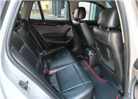 2.0 SDRIVE 20d 渦輪增壓 手自排 雙區恆溫 導航 全景天窗 倒車影像 一手車 原鈑件 認證車 保證無泡水 無重大事故 車況優【意 洽 :0958-681555 Line 同電話，呂先生，歡迎聯絡賞車，謝謝!】  第16張縮圖