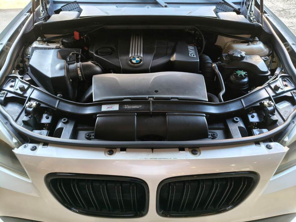 2.0 SDRIVE 20d 渦輪增壓 手自排 雙區恆溫 導航 全景天窗 倒車影像 一手車 原鈑件 認證車 保證無泡水 無重大事故 車況優【意 洽 :0958-681555 Line 同電話，呂先生，歡迎聯絡賞車，謝謝!】  第18張相片