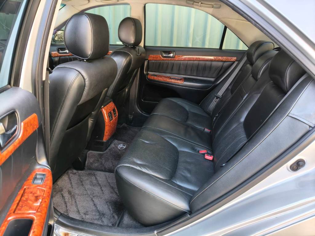 2.0G 自排 恆溫 天窗 電動椅 按摩椅 空氣濾清器 一手車 跑23萬 無待修 保證無泡水 無重大事故 車況優【意洽 : 0958-681555 Line 同電話，呂先生，歡迎聯絡】  第4張相片