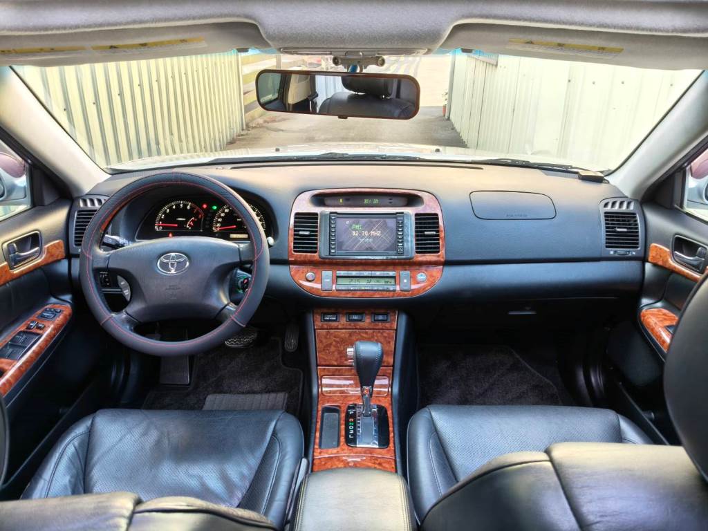 2.0G 自排 恆溫 天窗 電動椅 按摩椅 空氣濾清器 一手車 跑23萬 無待修 保證無泡水 無重大事故 車況優【意洽 : 0958-681555 Line 同電話，呂先生，歡迎聯絡】  第6張相片