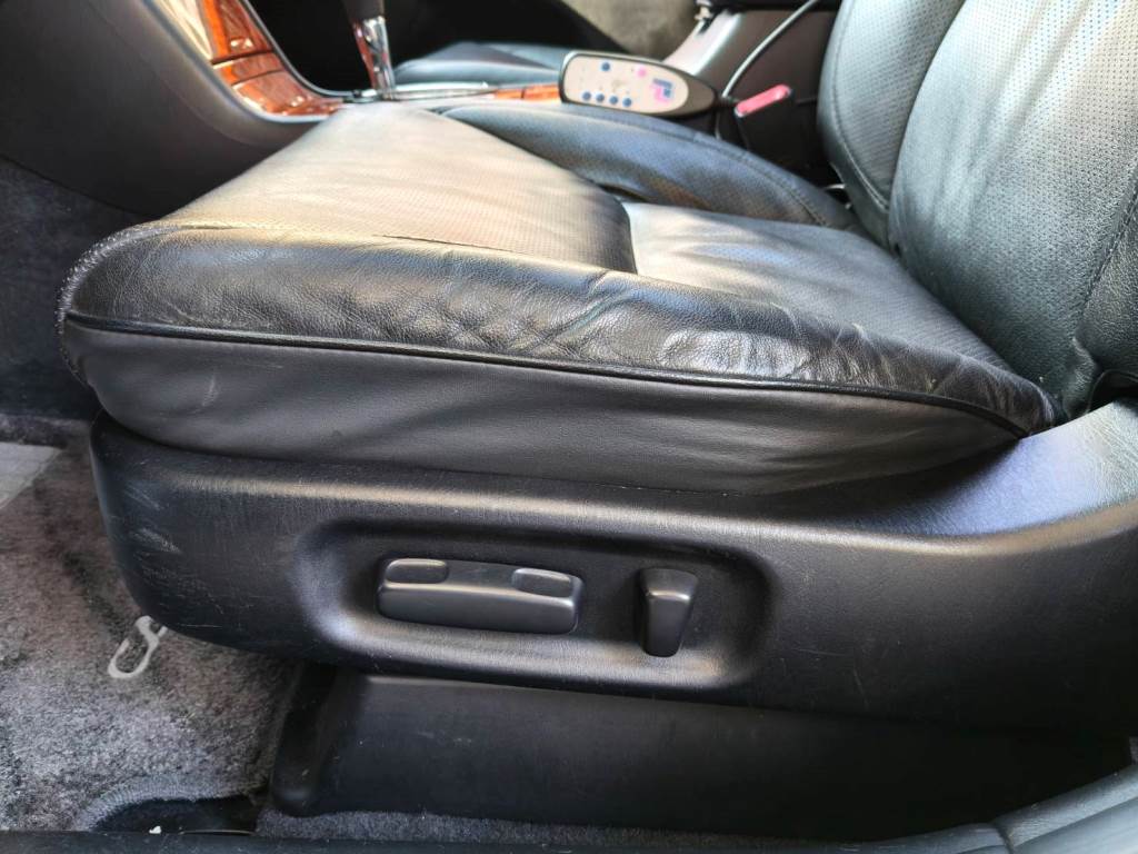 2.0G 自排 恆溫 天窗 電動椅 按摩椅 空氣濾清器 一手車 跑23萬 無待修 保證無泡水 無重大事故 車況優【意洽 : 0958-681555 Line 同電話，呂先生，歡迎聯絡】  第7張相片