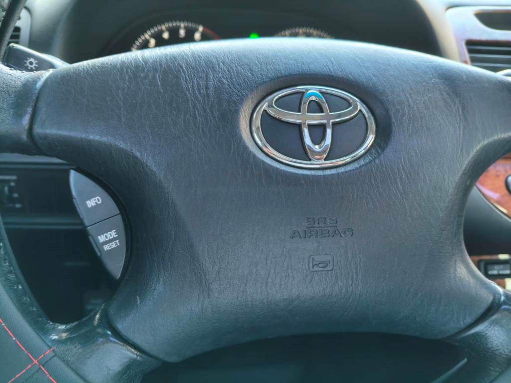 2.0G 自排 恆溫 天窗 電動椅 按摩椅 空氣濾清器 一手車 跑23萬 無待修 保證無泡水 無重大事故 車況優【意洽 : 0958-681555 Line 同電話，呂先生，歡迎聯絡】  第11張相片