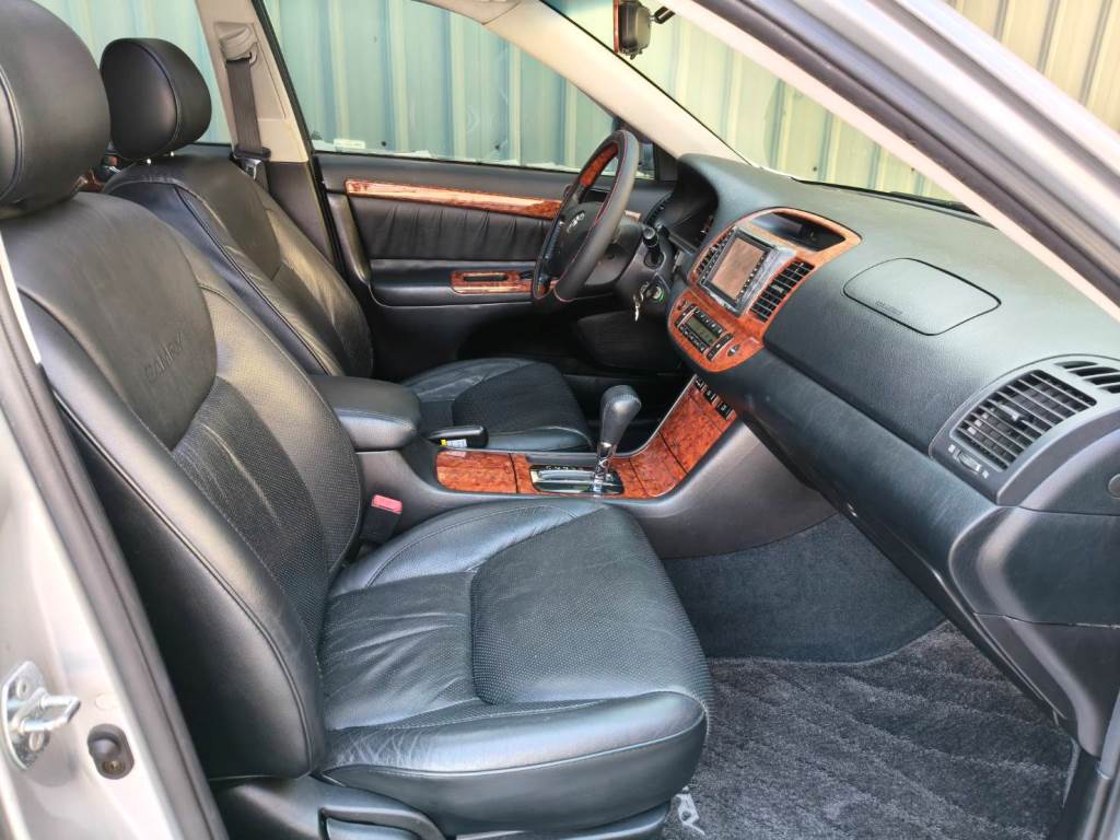 2.0G 自排 恆溫 天窗 電動椅 按摩椅 空氣濾清器 一手車 跑23萬 無待修 保證無泡水 無重大事故 車況優【意洽 : 0958-681555 Line 同電話，呂先生，歡迎聯絡】  第15張相片