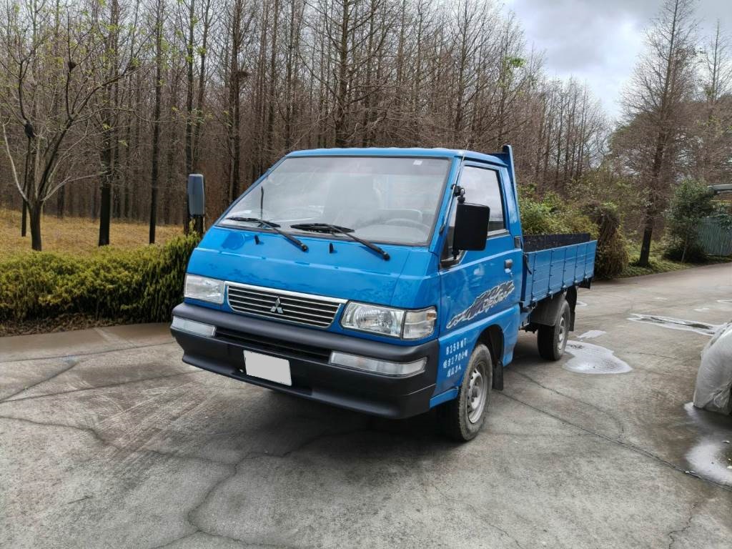 2.0 手排 一手車 跑11萬 里程保證 保證無泡水 無重大事故 車況優 【意 洽 :0958-681555 Line 同電話，呂先生，歡迎聯絡賞車，謝謝!】  第1張相片