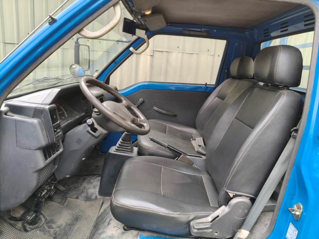 2.0 手排 一手車 跑11萬 里程保證 保證無泡水 無重大事故 車況優 【意 洽 :0958-681555 Line 同電話，呂先生，歡迎聯絡賞車，謝謝!】  第3張相片