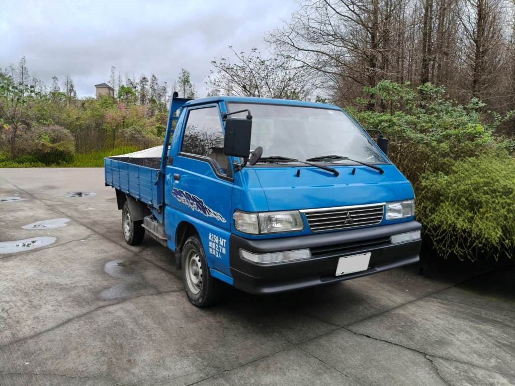 2.0 手排 一手車 跑11萬 里程保證 保證無泡水 無重大事故 車況優 【意 洽 :0958-681555 Line 同電話，呂先生，歡迎聯絡賞車，謝謝!】  第4張相片