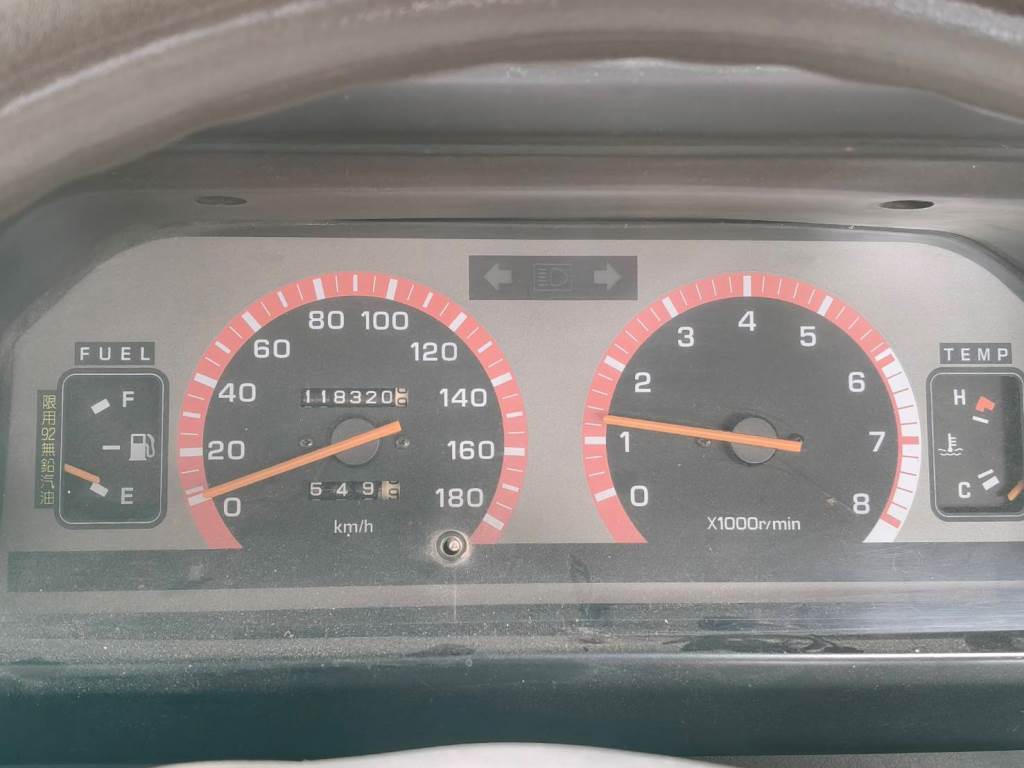 2.0 手排 一手車 跑11萬 里程保證 保證無泡水 無重大事故 車況優 【意 洽 :0958-681555 Line 同電話，呂先生，歡迎聯絡賞車，謝謝!】  第5張相片