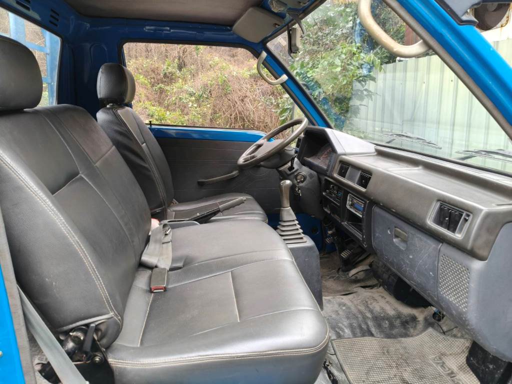 2.0 手排 一手車 跑11萬 里程保證 保證無泡水 無重大事故 車況優 【意 洽 :0958-681555 Line 同電話，呂先生，歡迎聯絡賞車，謝謝!】  第6張相片