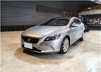 V40 轎旅車 1.6 T4 旗艦型 渦輪增壓 導航 ACC 全景天窗 倒車影像 自動停車系統 盲點偵測 【意 洽 :0958-681555 Line 同電話，呂先生，歡迎聯絡賞車，謝謝!】  第1張縮圖