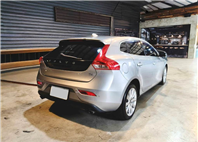 V40 轎旅車 1.6 T4 旗艦型 渦輪增壓 導航 ACC 全景天窗 倒車影像 自動停車系統 盲點偵測 【意 洽 :0958-681555 Line 同電話，呂先生，歡迎聯絡賞車，謝謝!】  第2張縮圖