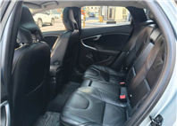 V40 轎旅車 1.6 T4 旗艦型 渦輪增壓 導航 ACC 全景天窗 倒車影像 自動停車系統 盲點偵測 【意 洽 :0958-681555 Line 同電話，呂先生，歡迎聯絡賞車，謝謝!】  第4張縮圖