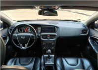 V40 轎旅車 1.6 T4 旗艦型 渦輪增壓 導航 ACC 全景天窗 倒車影像 自動停車系統 盲點偵測 【意 洽 :0958-681555 Line 同電話，呂先生，歡迎聯絡賞車，謝謝!】  第5張縮圖